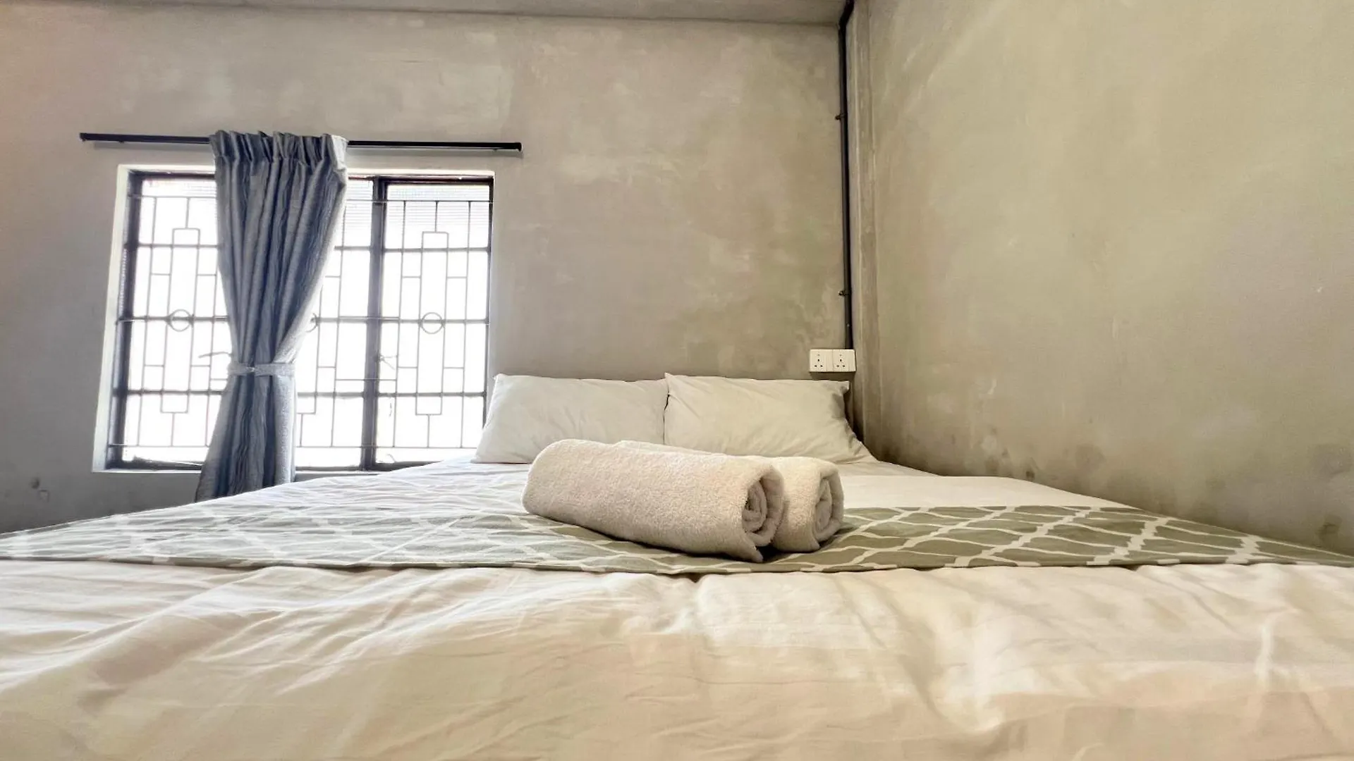 Melaka Wan Show Land House With Private Pool For 16Pax 0*, Malacca