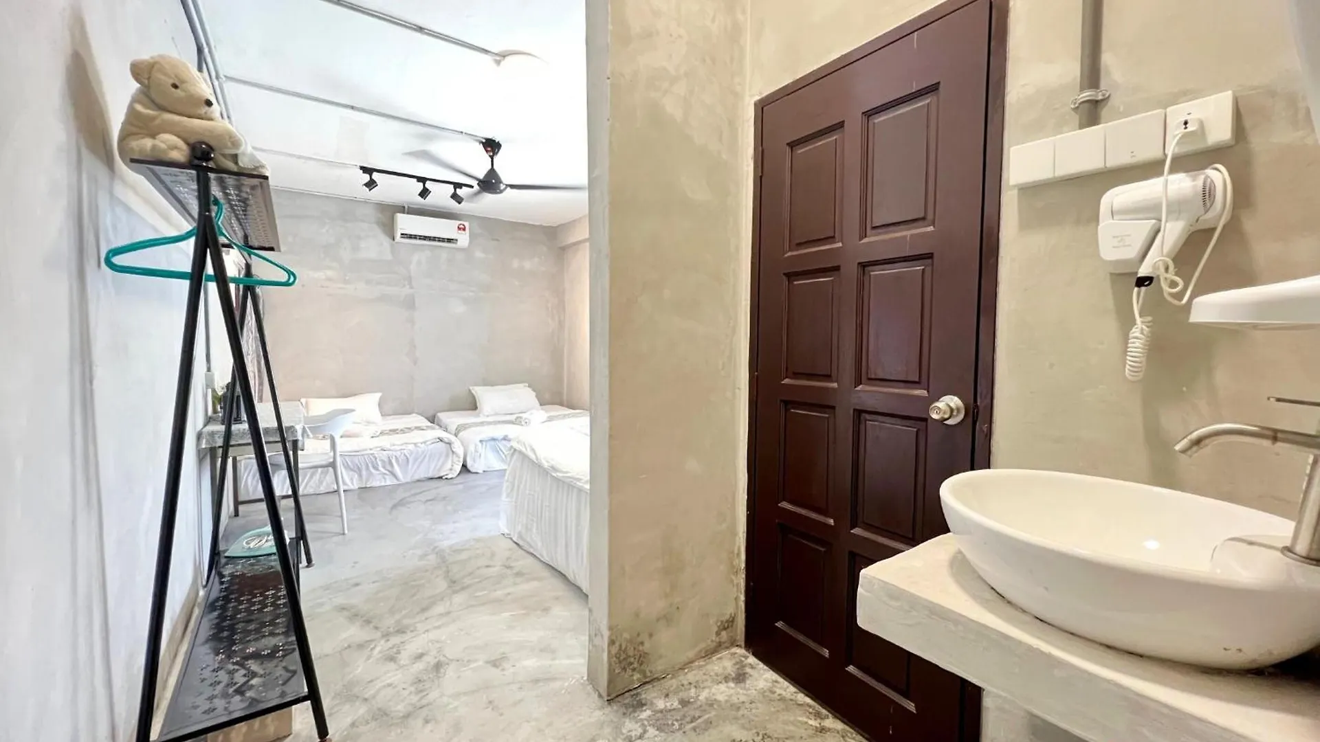 Melaka Wan Show Land House With Private Pool For 16Pax